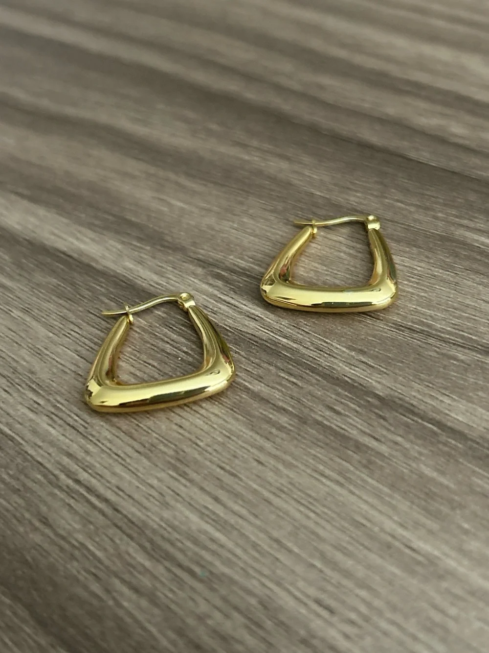 Triangle Hoop Earrings Q1323